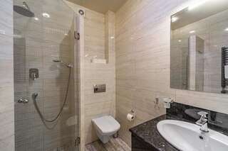 Отель Diamond Resort White Буковель Стандартный трехместный номер-8